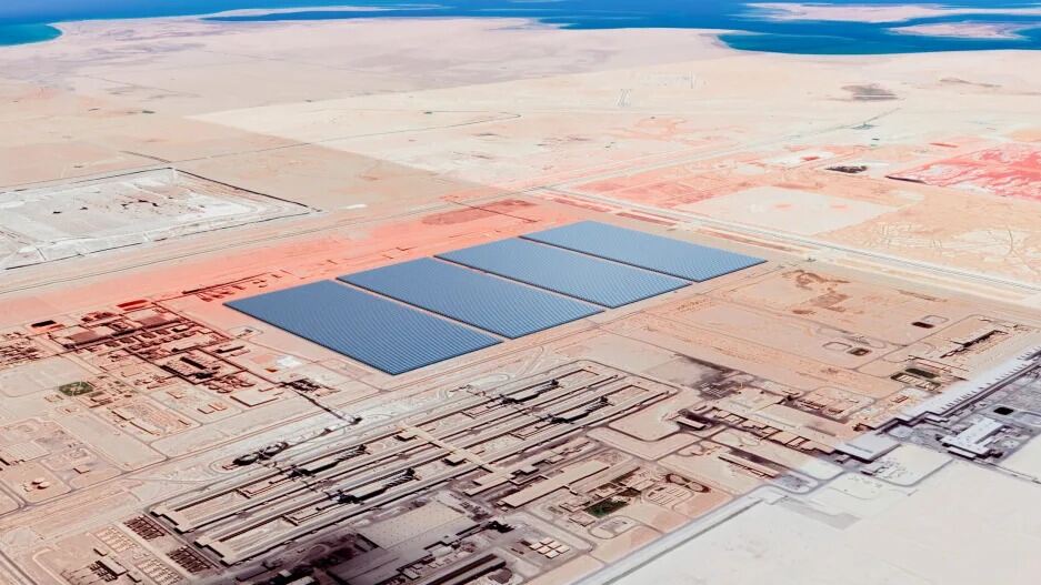 In the desert, these sprawling greenhouses help decarbonize heavy industry