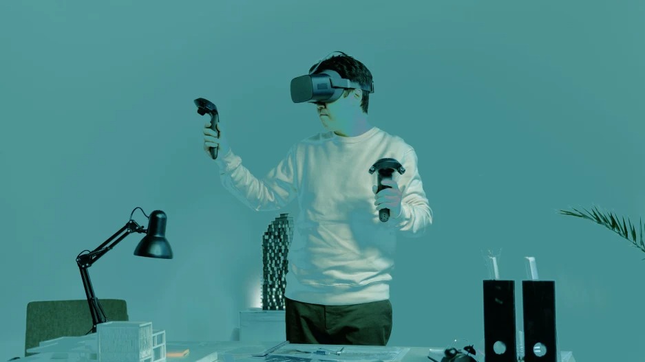 VR can introduce a number of health problems to the workplace