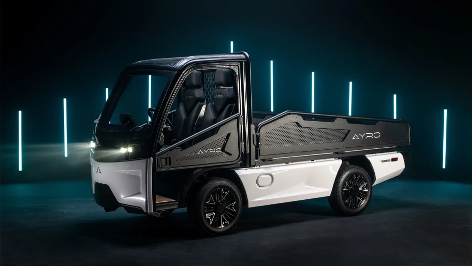 This tiny electric truck can fit through double doors—but still carries 1,200 pounds