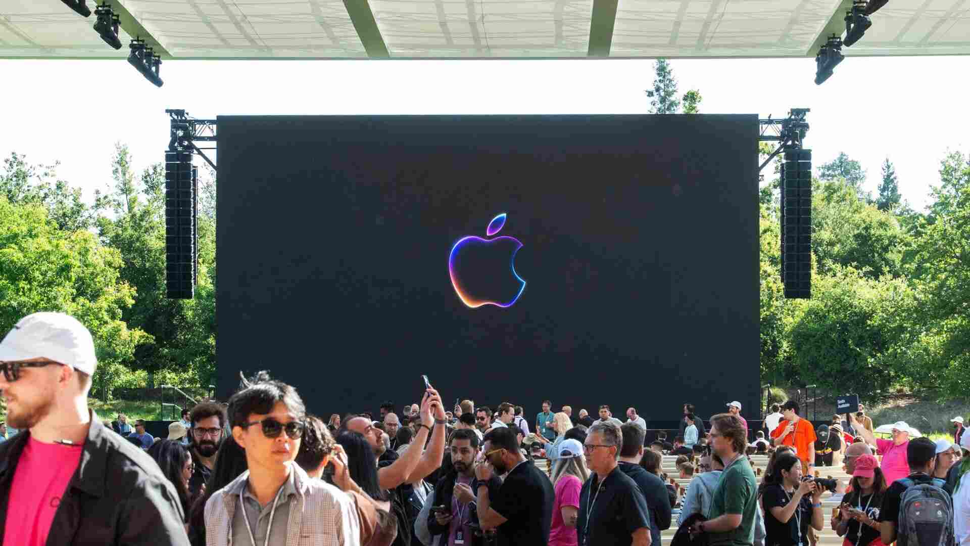 Shimmers, floating toolbars, and radical transparency: Here’s what iOS 26 could look like